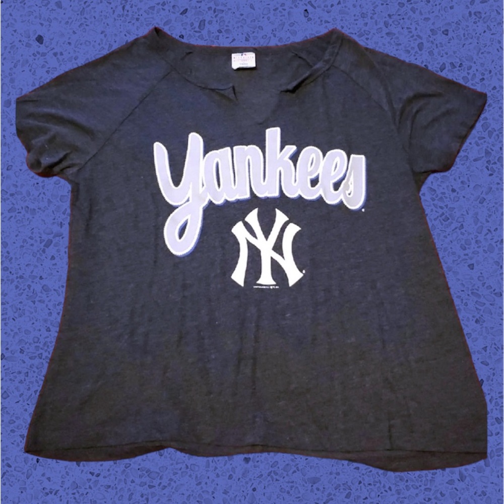 New York Yankees T-Shirt - Size Medium- Worn Once